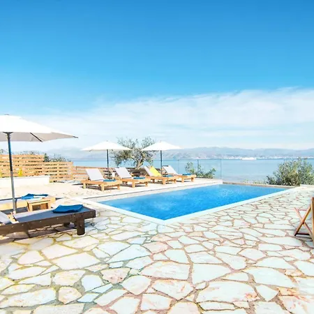 Βίλα Katostrato By