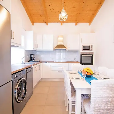 Βίλα Katostrato By *