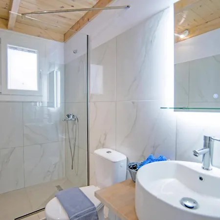 Katostrato By Willa Apraos